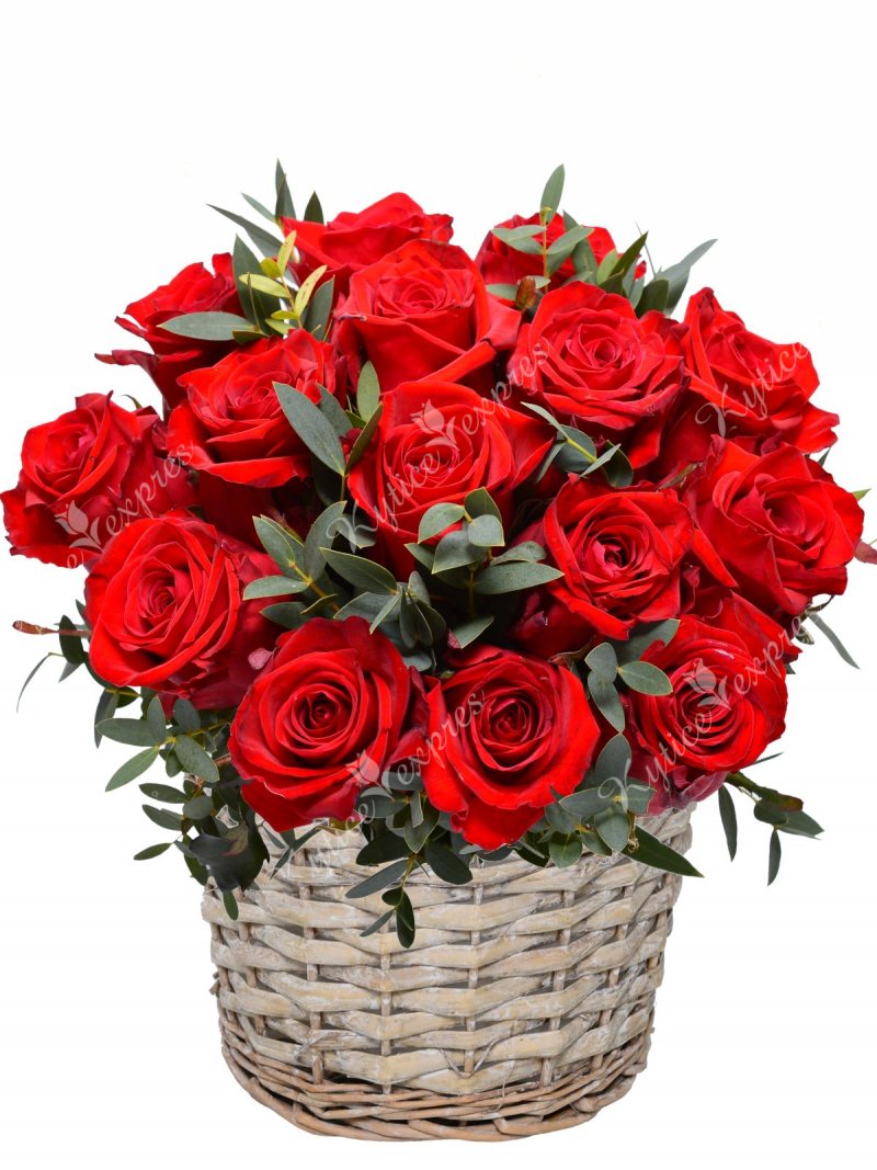 Цветочная корзина - красные розы