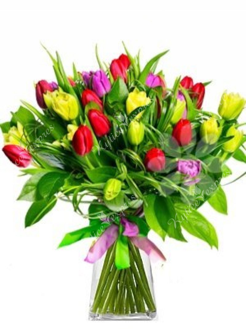 Kytice barevných tulipánů